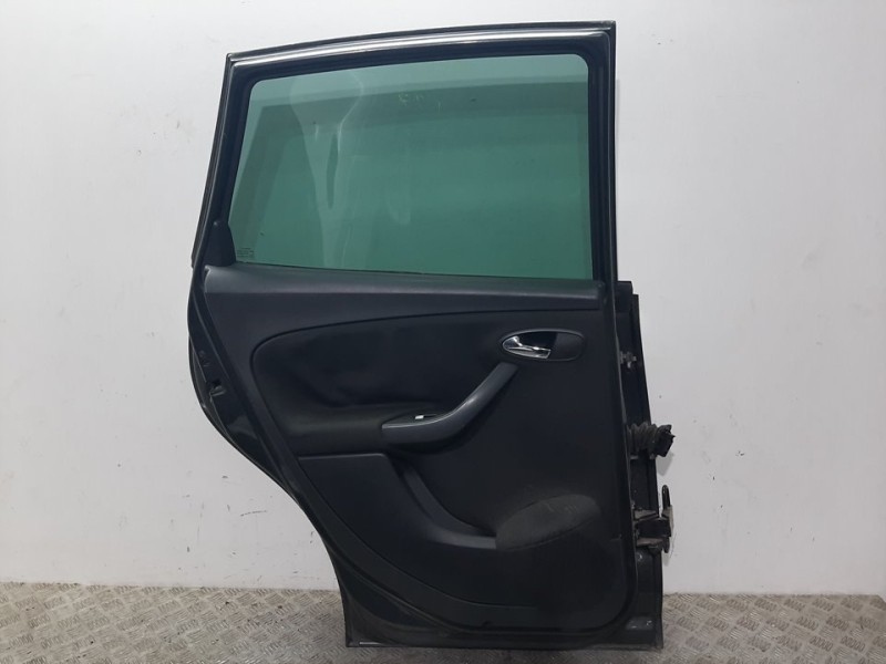 Recambio de puerta trasera izquierda para seat altea (5p1) stylance / style referencia OEM IAM 5P0833055 NEGRO 
