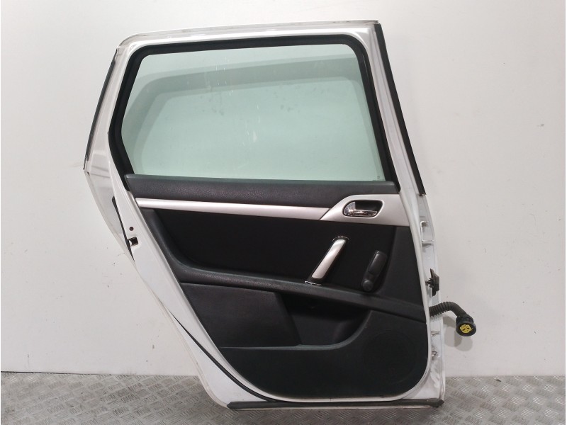 Recambio de puerta trasera izquierda para peugeot 407 sw sr sport referencia OEM IAM 9006H7 BLANCO 