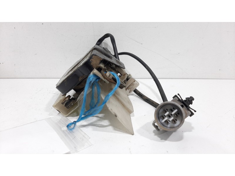 Recambio de cerradura puerta trasera derecha para toyota carina (t19) 1.6 berlina referencia OEM IAM  5 PINES 