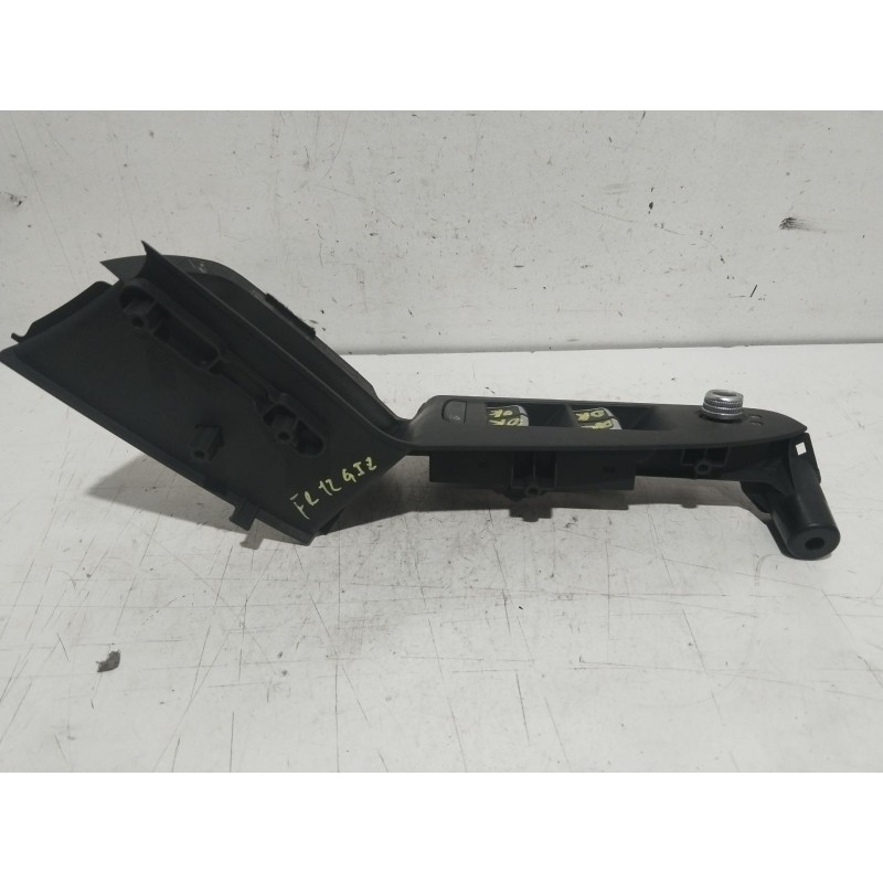 MANDO ELEVALUNAS DELANTERO DERECHO 8k2867172DE  - imagen 2