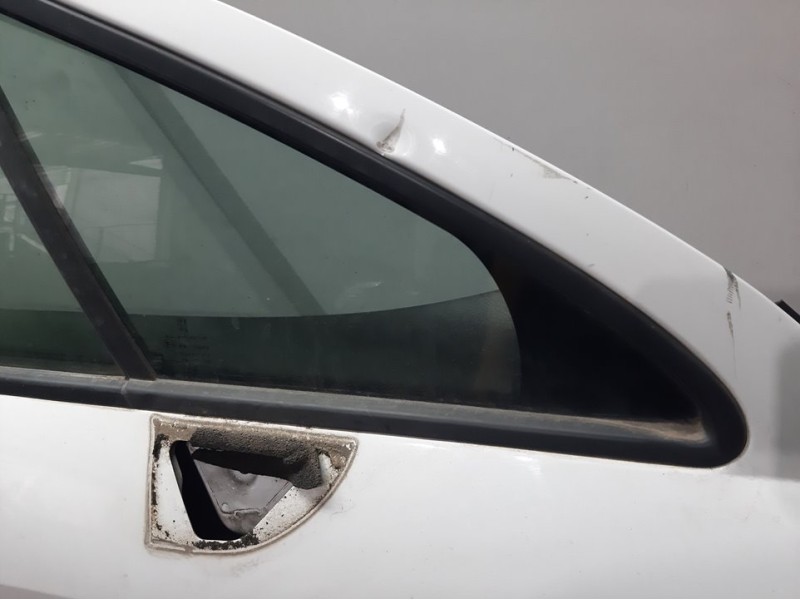 Recambio de puerta delantera derecha para peugeot 407 sw sr sport referencia OEM IAM 9002AL BLANCO 