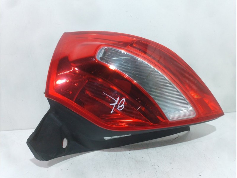 Recambio de piloto trasero derecho para renault megane ii berlina 3p confort dynamique referencia OEM IAM 8200413216  