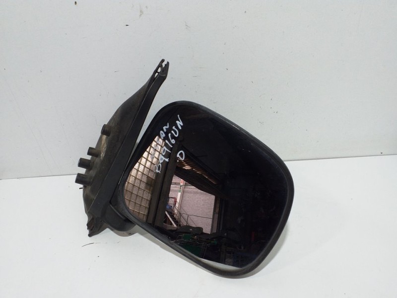Recambio de retrovisor derecho para nissan serena (c23m) 2.3 invitation d referencia OEM IAM 963018C900  