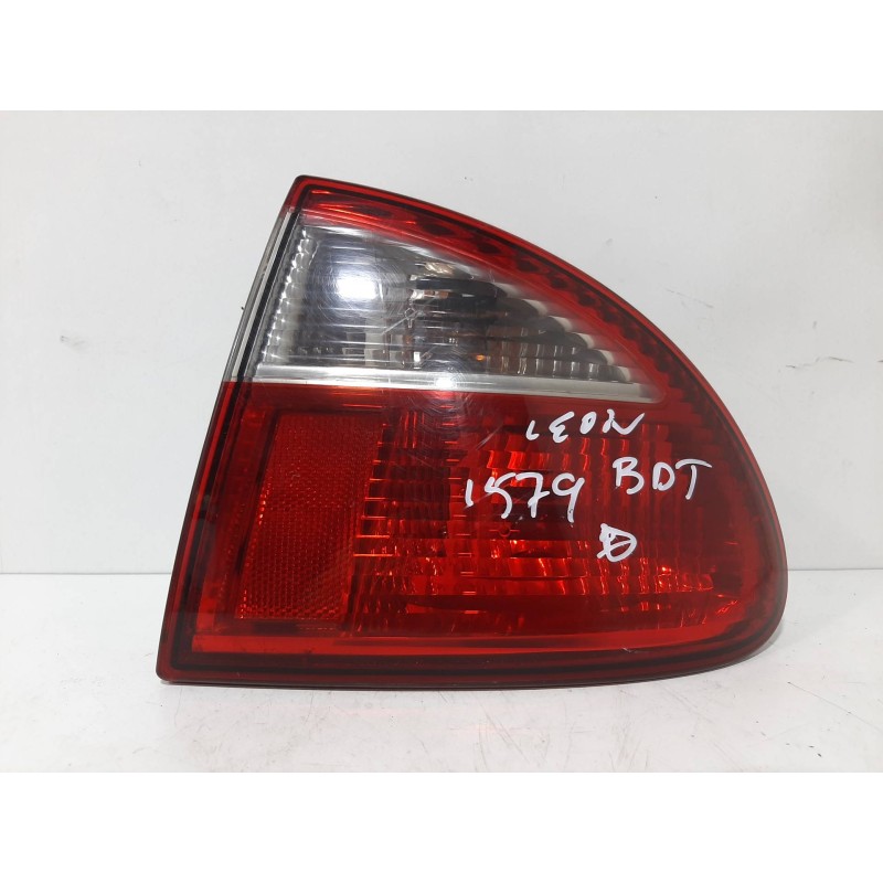 Recambio de piloto trasero derecho para seat leon (1m1) signo referencia OEM IAM 1M6945112  