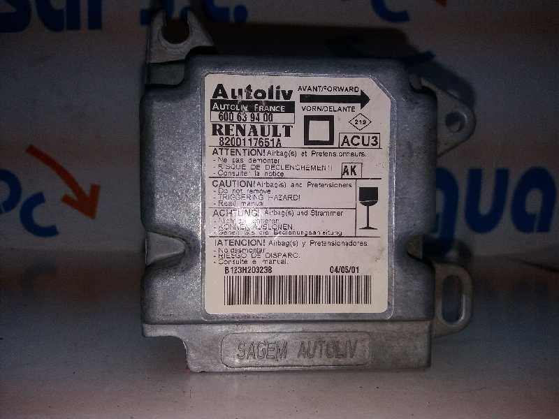 Recambio de centralita airbag para renault megane i fase 2 berlina (ba0) 1.4 16v privilege referencia OEM IAM 600639400 82001176