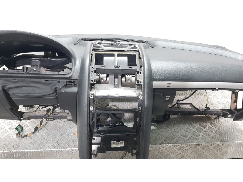 Recambio de salpicadero para peugeot 407 st confort referencia OEM IAM 8211HW  