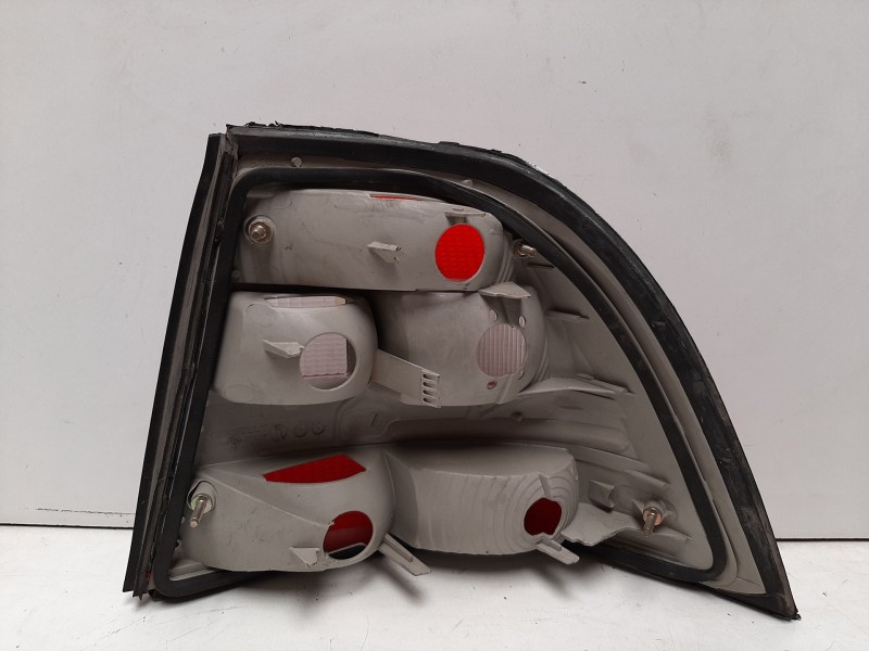 Recambio de piloto trasero izquierdo para opel vectra b berlina básico referencia OEM IAM 90512715   Recambio de piloto trasero izquierdo para opel vectra b berlina básico referencia OEM IAM 90512715