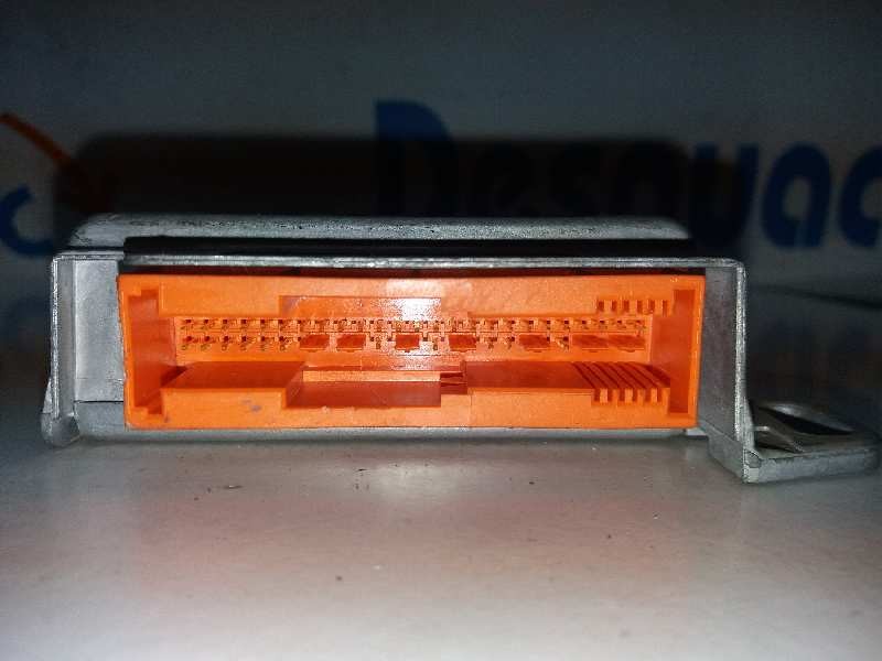 Recambio de centralita airbag para renault megane i fase 2 berlina (ba0) 1.4 16v privilege referencia OEM IAM 600639400 82001176