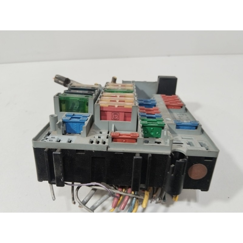 CAJA RELES / FUSIBLES 9628024480  - imagen 2