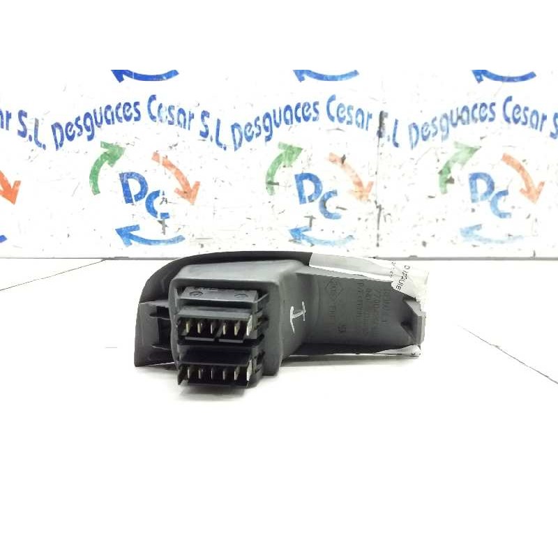 Recambio de mando elevalunas delantero izquierdo para renault megane i fase 2 berlina (ba0) 1.4 16v privilege referencia OEM IAM