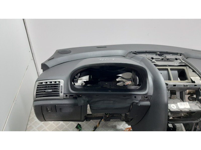Recambio de salpicadero para peugeot 407 st confort referencia OEM IAM 8211HW  