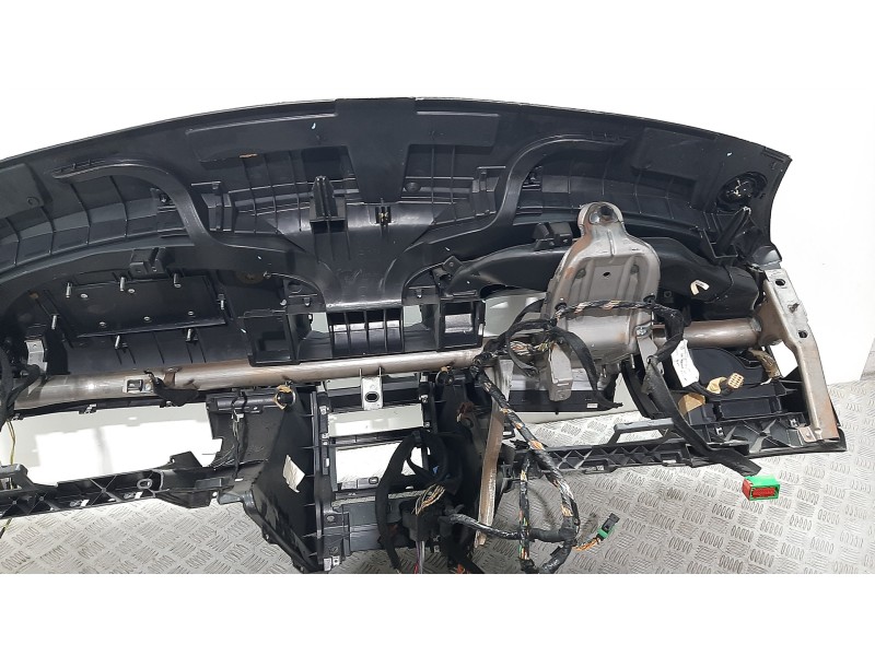 Recambio de salpicadero para peugeot 407 st confort referencia OEM IAM 8211HW  