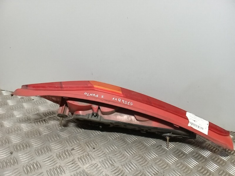 Recambio de piloto trasero izquierdo para fiat punto berlina (188) referencia OEM IAM   