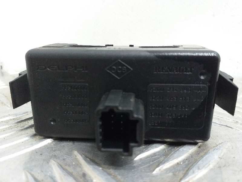 Recambio de warning para renault megane iii sport tourer emotion referencia OEM IAM 8200214896A  OFERTA