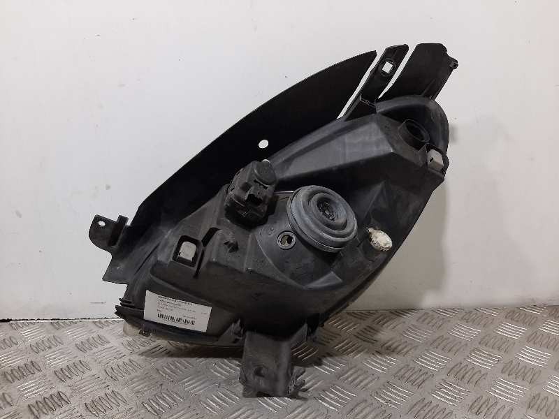 Recambio de faro derecho para citroën xsara picasso 2.0 hdi referencia OEM IAM   