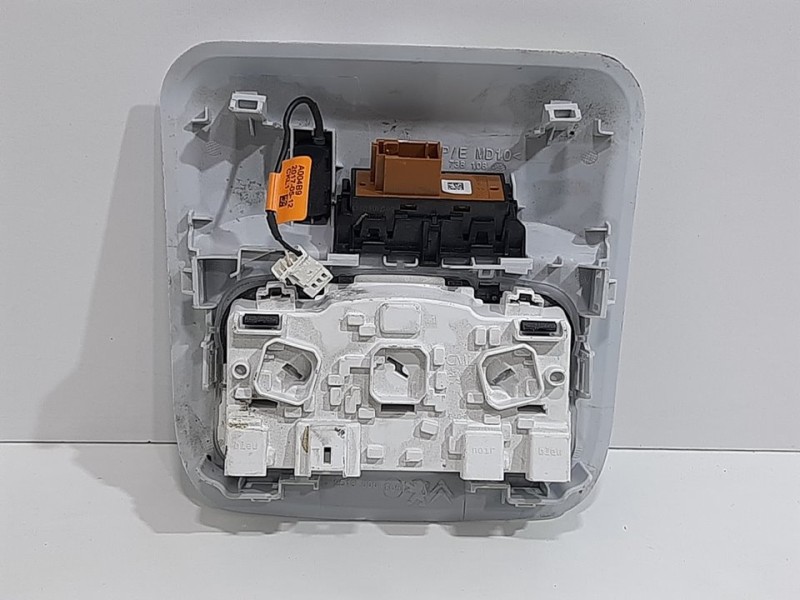 Recambio de luz interior delantera para peugeot 208 allure referencia OEM IAM 96738108  