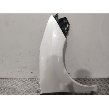 ALETA DELANTERA DERECHA 7841Z1 BLANCA