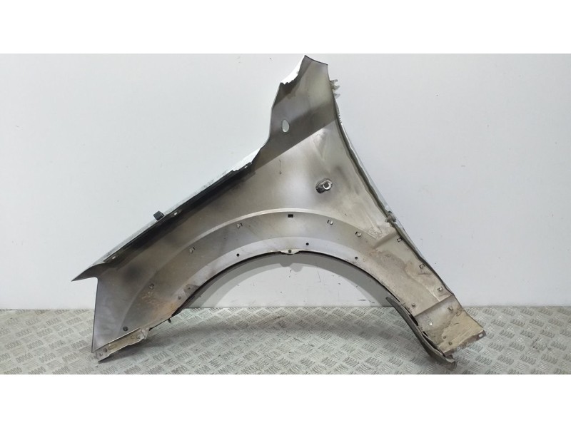 Recambio de aleta delantera derecha para kia sorento 2.5 crdi concept referencia OEM IAM 663213E130 PLATA 