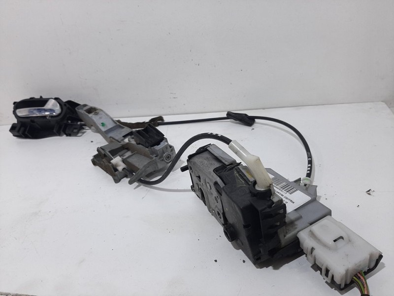 Recambio de cerradura puerta delantera izquierda para peugeot 308 sport referencia OEM IAM   