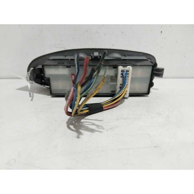 MANDO ELEVALUNAS DELANTERO IZQUIERDO 80961BU400  - imagen 2
