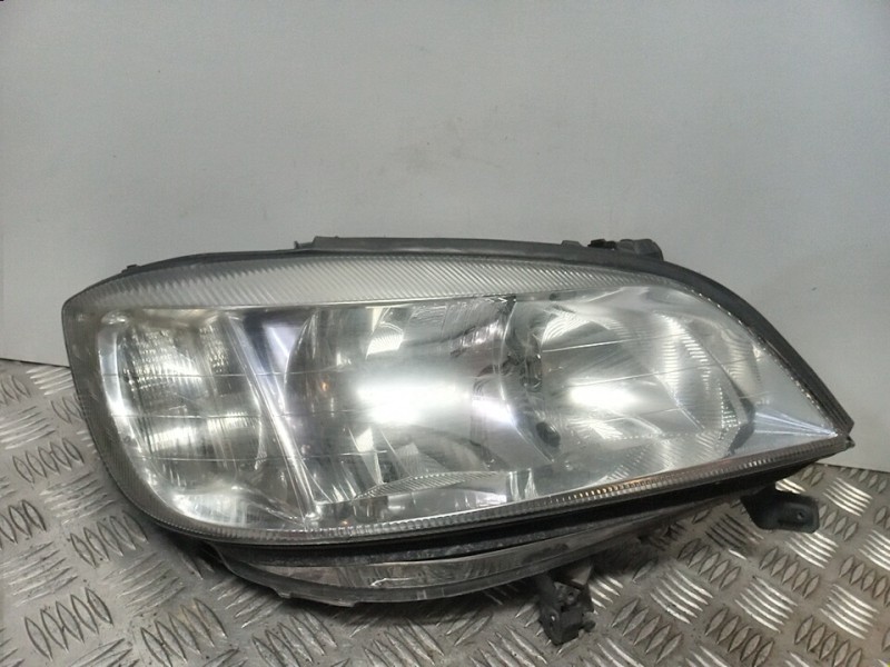 Recambio de faro derecho para opel zafira a elegance referencia OEM IAM 09118792  