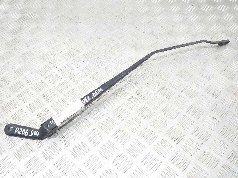 Recambio de brazo limpia delantero derecho para peugeot 206 sw x-line referencia OEM IAM   