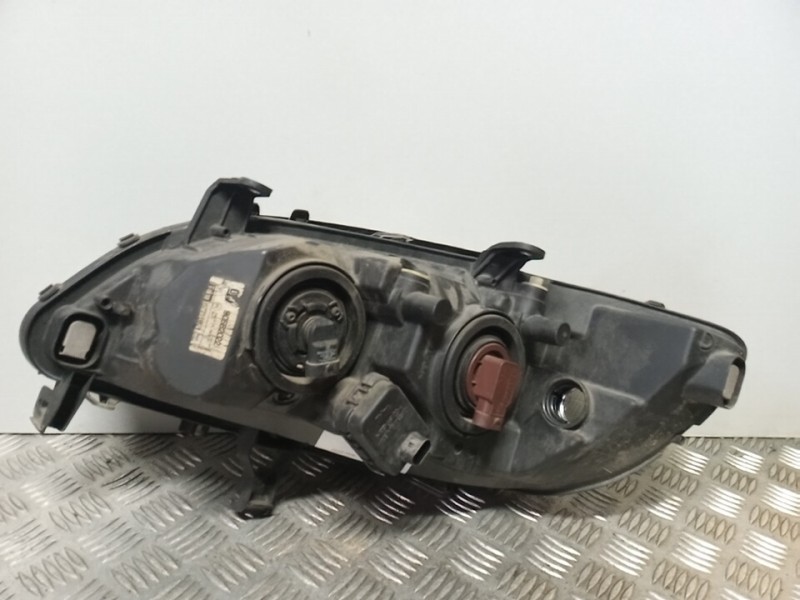 Recambio de faro derecho para opel zafira a elegance referencia OEM IAM 09118792  