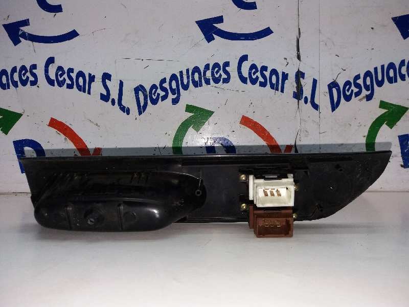 Recambio de mando elevalunas delantero izquierdo para renault laguna (b56) 2.0 rt referencia OEM IAM    Recambio de mando elevalunas delantero izquierdo para renault laguna (b56) 2.0 rt referencia OEM IAM