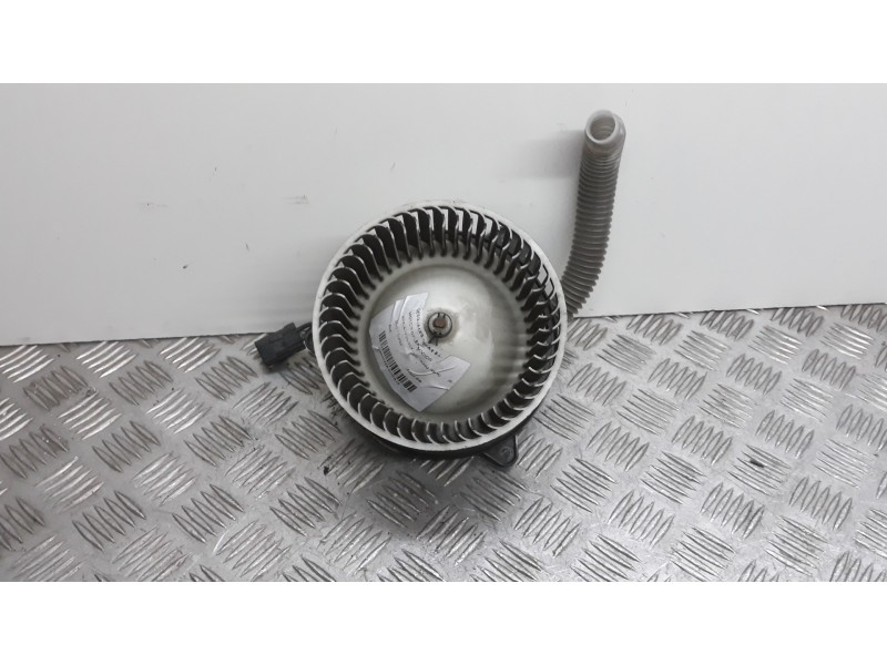 Recambio de motor calefaccion para mazda premacy (cp) touring (85kw) referencia OEM IAM   
