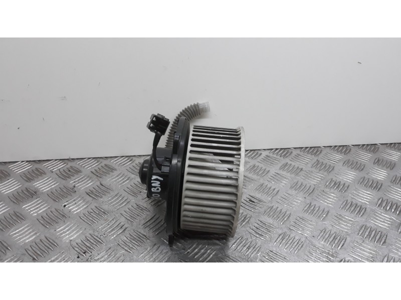 Recambio de motor calefaccion para mazda premacy (cp) touring (85kw) referencia OEM IAM   