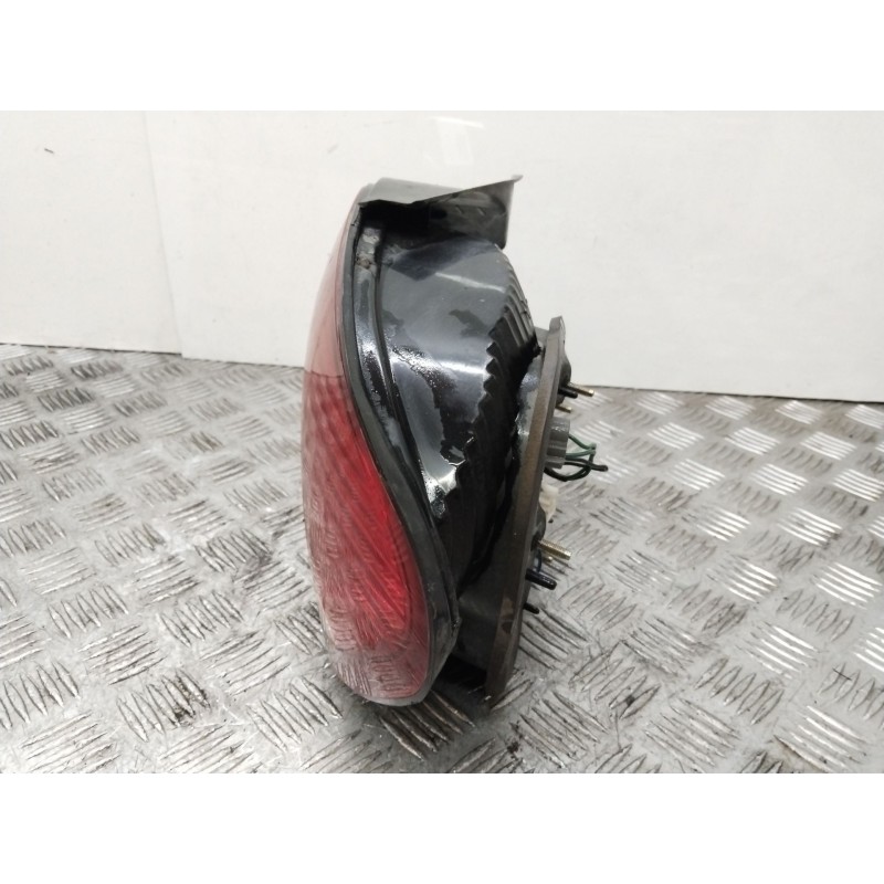 PILOTO TRASERO DERECHO 92402275  - imagen 4