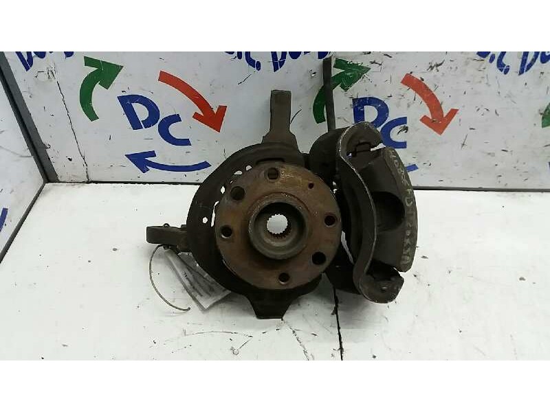 Recambio de mangueta delantera derecha para opel corsa c club referencia OEM IAM 13154318  