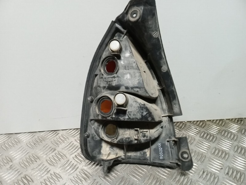 Recambio de piloto trasero derecho para hyundai lantra (j1) 1.6 16v gls dohc referencia OEM IAM   