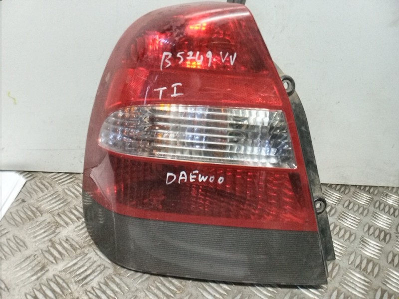 Recambio de piloto trasero izquierdo para daewoo nubira berlina cdx referencia OEM IAM   