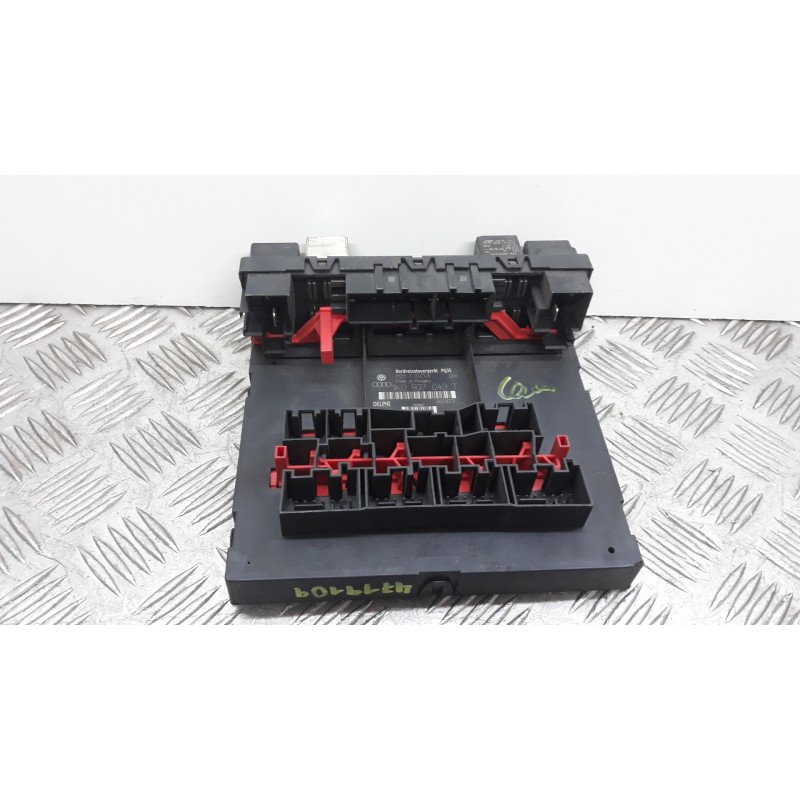 CAJA RELES / FUSIBLES 1K09370149T  - imagen 1