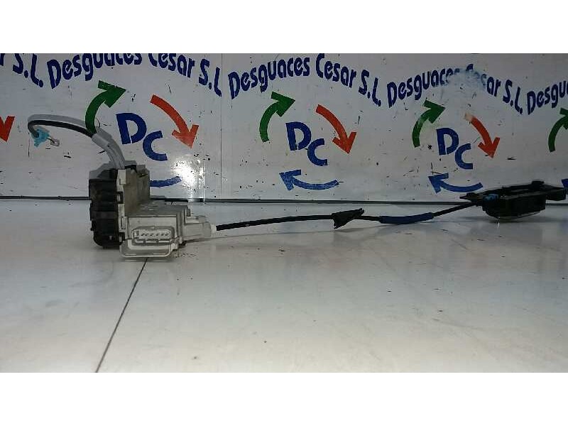 Recambio de cerradura puerta trasera derecha para citroën c4 berlina collection referencia OEM IAM 9138T5  