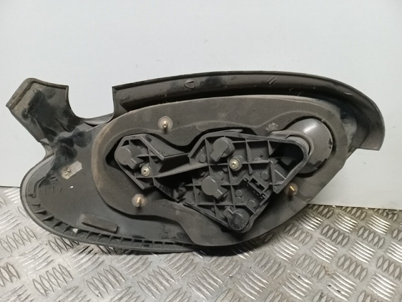 Recambio de piloto trasero derecho para fiat bravo (182) 1.6 16v / 16v 100 sx referencia OEM IAM   