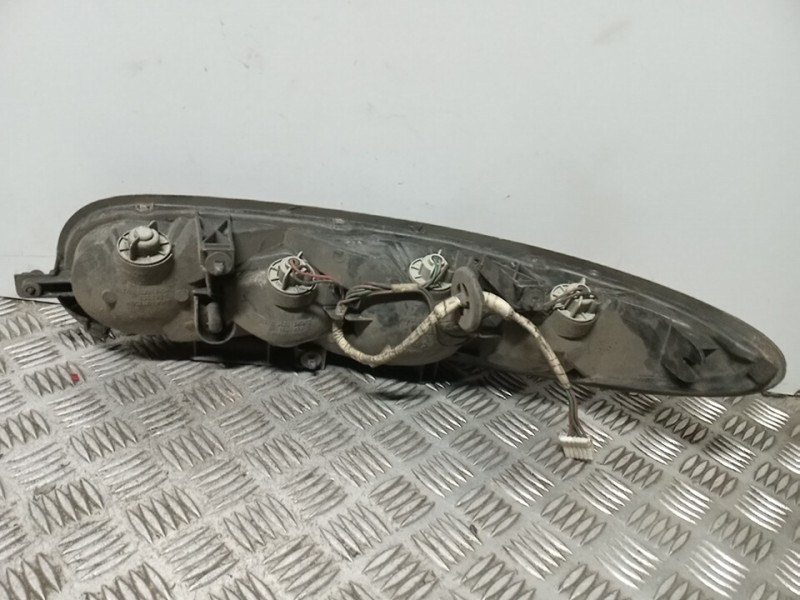 Recambio de piloto trasero derecho para mazda mx-3 (ec) 1.9 v6 24v referencia OEM IAM 8BE451150  