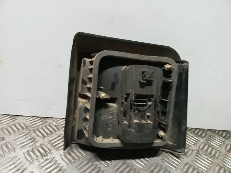 Recambio de piloto trasero izquierdo para renault 21 berlina (b/l48) gtx referencia OEM IAM    Recambio de piloto trasero izquierdo para renault 21 berlina (b/l48) gtx referencia OEM IAM