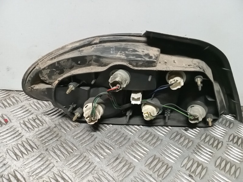 Recambio de piloto trasero derecho para hyundai lantra berlina (rd) 1.9 d gls referencia OEM IAM 9240229520  