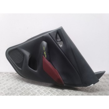 GUARNECIDO PUERTA TRASERA DERECHA D10E68520G 