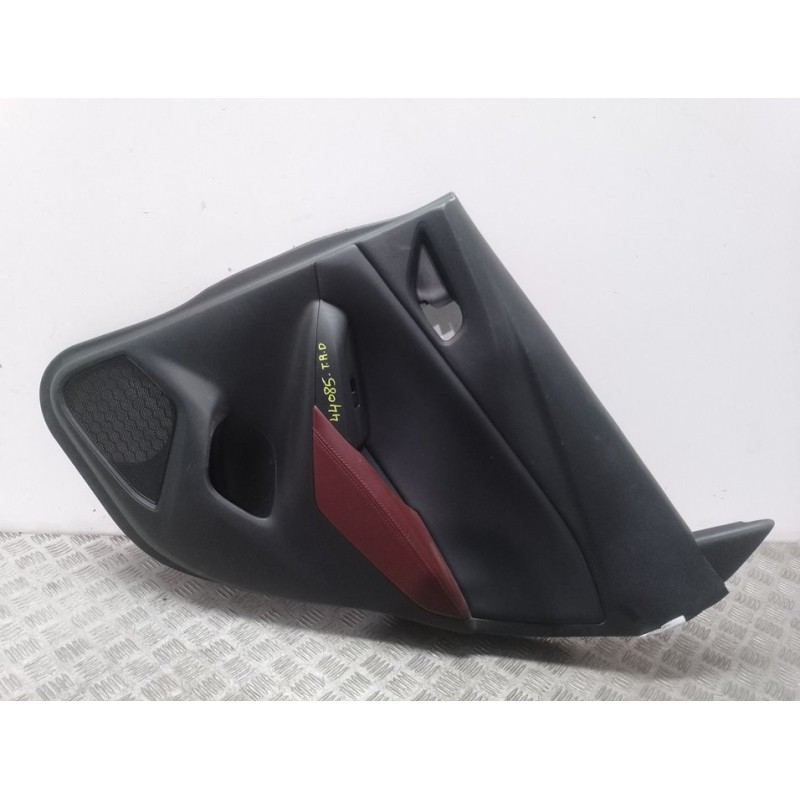 GUARNECIDO PUERTA TRASERA DERECHA D10E68520G  - imagen 1