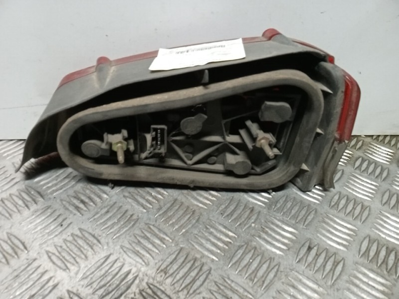 Recambio de piloto trasero izquierdo para peugeot 106 (s1) kid referencia OEM IAM   