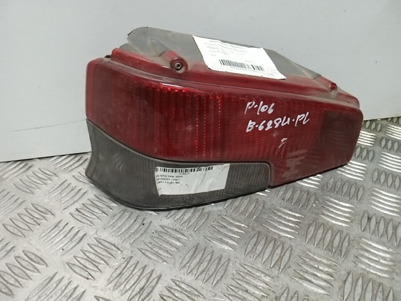 Recambio de piloto trasero izquierdo para peugeot 106 (s1) kid referencia OEM IAM   