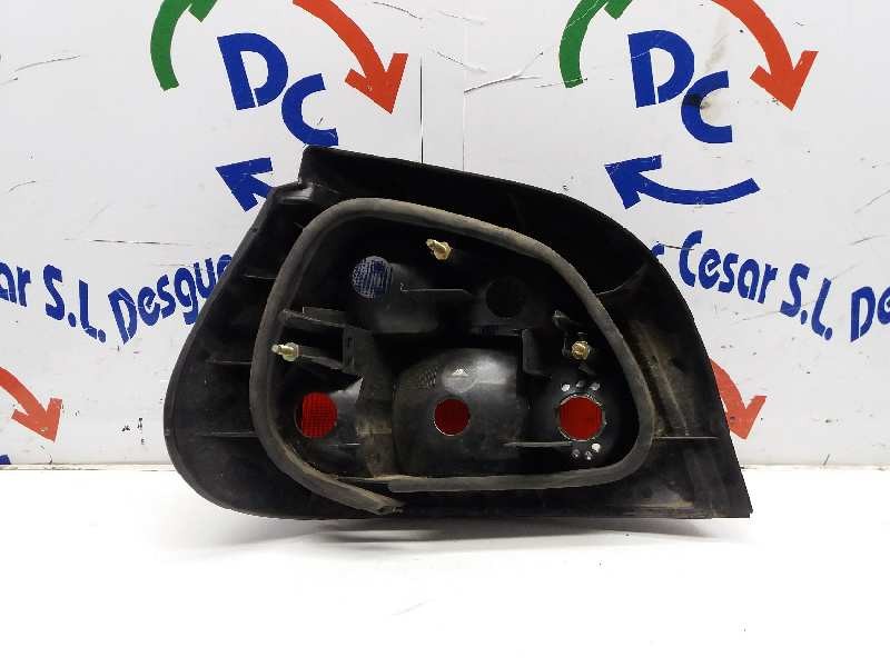 Recambio de piloto trasero derecho para renault megane i berlina hatchback (ba0) referencia OEM IAM    Recambio de piloto trasero derecho para renault megane i berlina hatchback (ba0) referencia OEM IAM