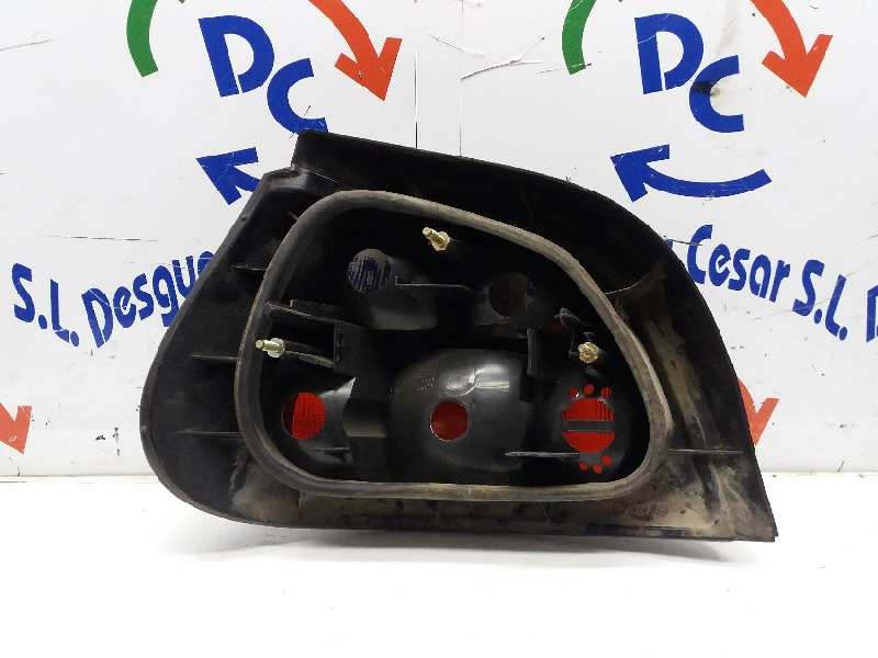 Recambio de piloto trasero derecho para renault megane i berlina hatchback (ba0) 1.6e alize referencia OEM IAM    Recambio de piloto trasero derecho para renault megane i berlina hatchback (ba0) 1.6e alize referencia OEM IAM