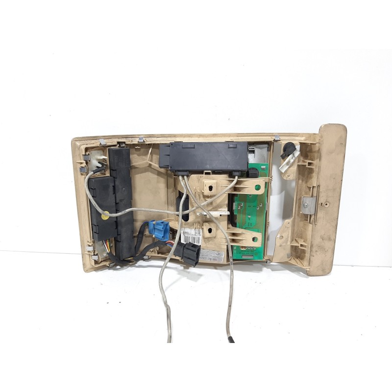 LUZ INTERIOR DELANTERA 7L6867508B  - imagen 4