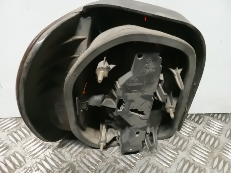 Recambio de piloto trasero derecho para volkswagen polo berlina (6n1) air referencia OEM IAM    Recambio de piloto trasero derecho para volkswagen polo berlina (6n1) air referencia OEM IAM