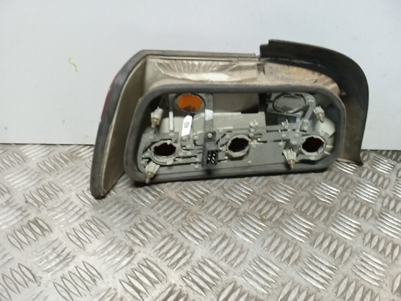 Recambio de piloto trasero derecho para bmw serie 3 coupe (e36) 318is referencia OEM IAM   