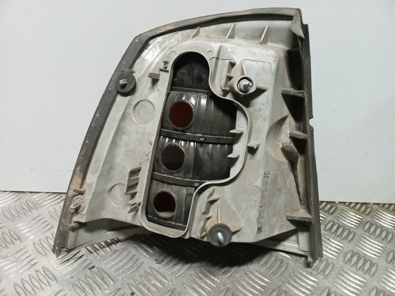 Recambio de piloto trasero derecho para opel astra g berlina edition referencia OEM IAM 09117265   Recambio de piloto trasero derecho para opel astra g berlina edition referencia OEM IAM 09117265